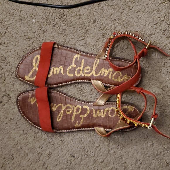 Shoes - Picture 1 of 3